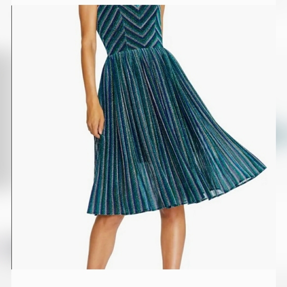 Nwt DRESS THE POPULATION Women's Haley Sleeveless Plunging Fit & Flare Pleated - Picture 6 of 13